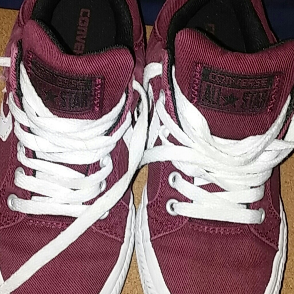 Converse - Picture 3 of 4
